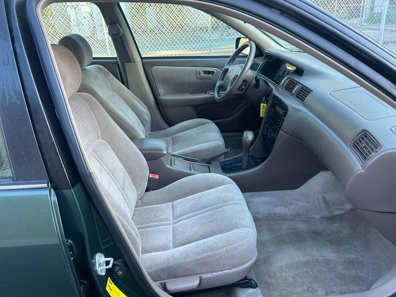 Toyota Camry LE 2000