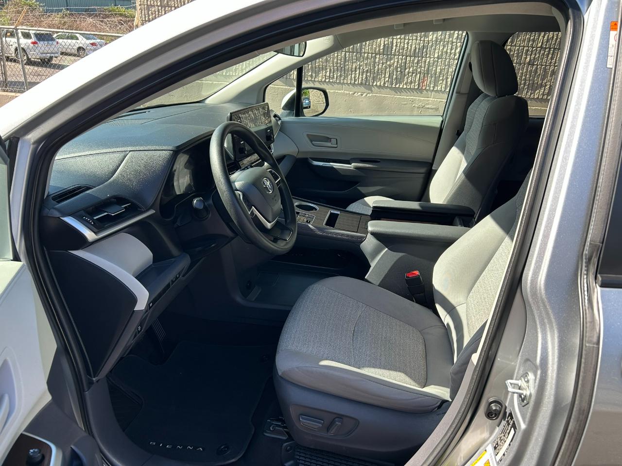 Toyota Sienna LE 8-Passenger AWD 2021