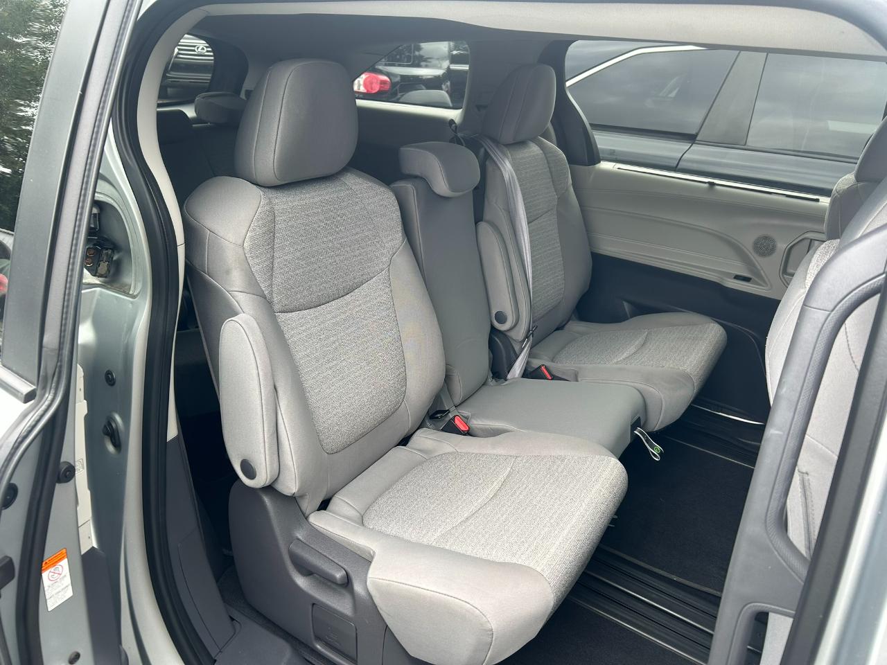 Toyota Sienna LE 8-Passenger AWD 2021