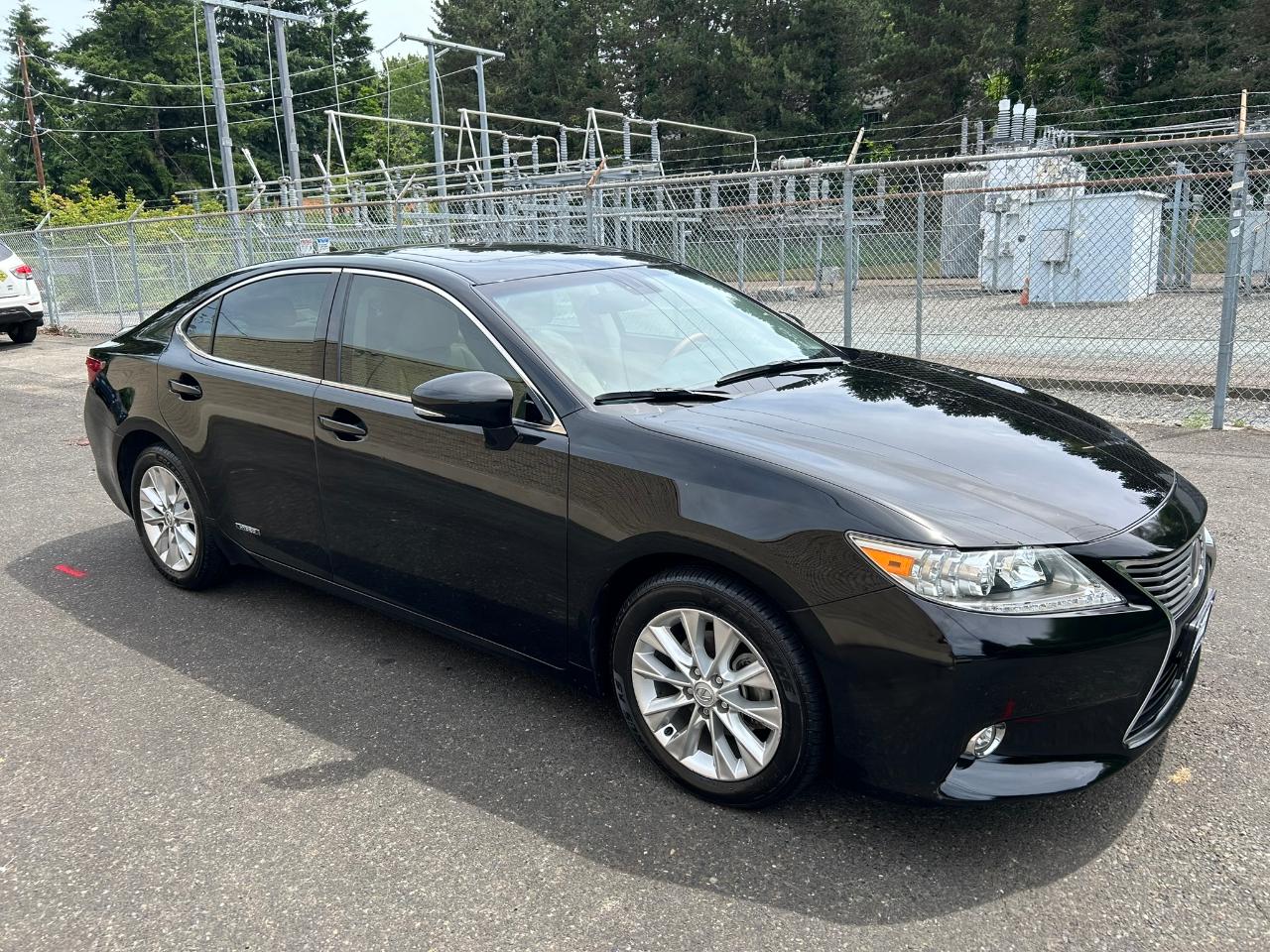 Lexus ES 300h Sedan 2014