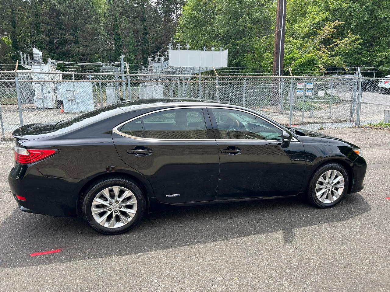 Lexus ES 300h Sedan 2014