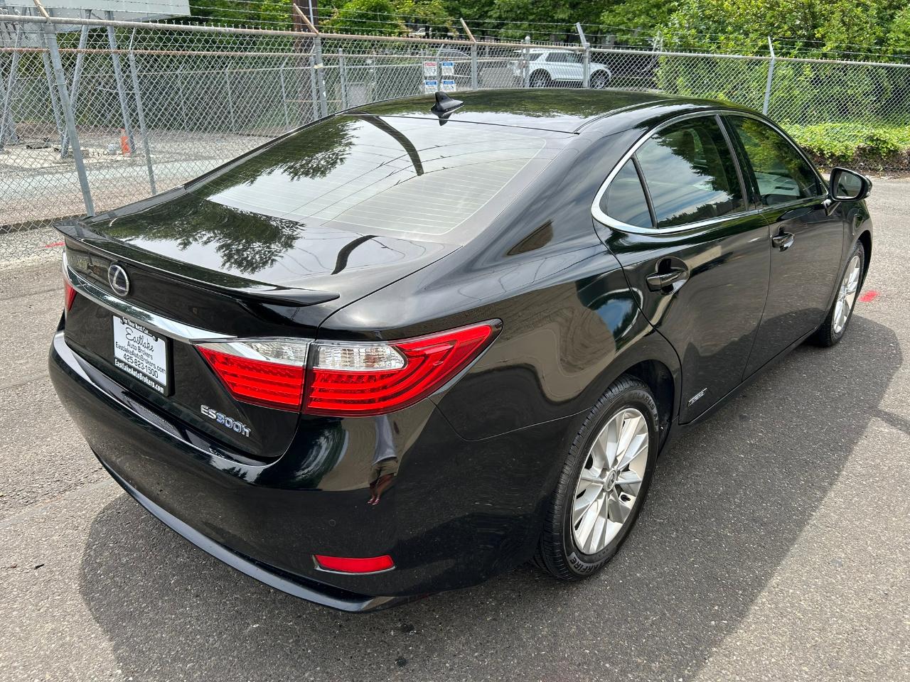 Lexus ES 300h Sedan 2014