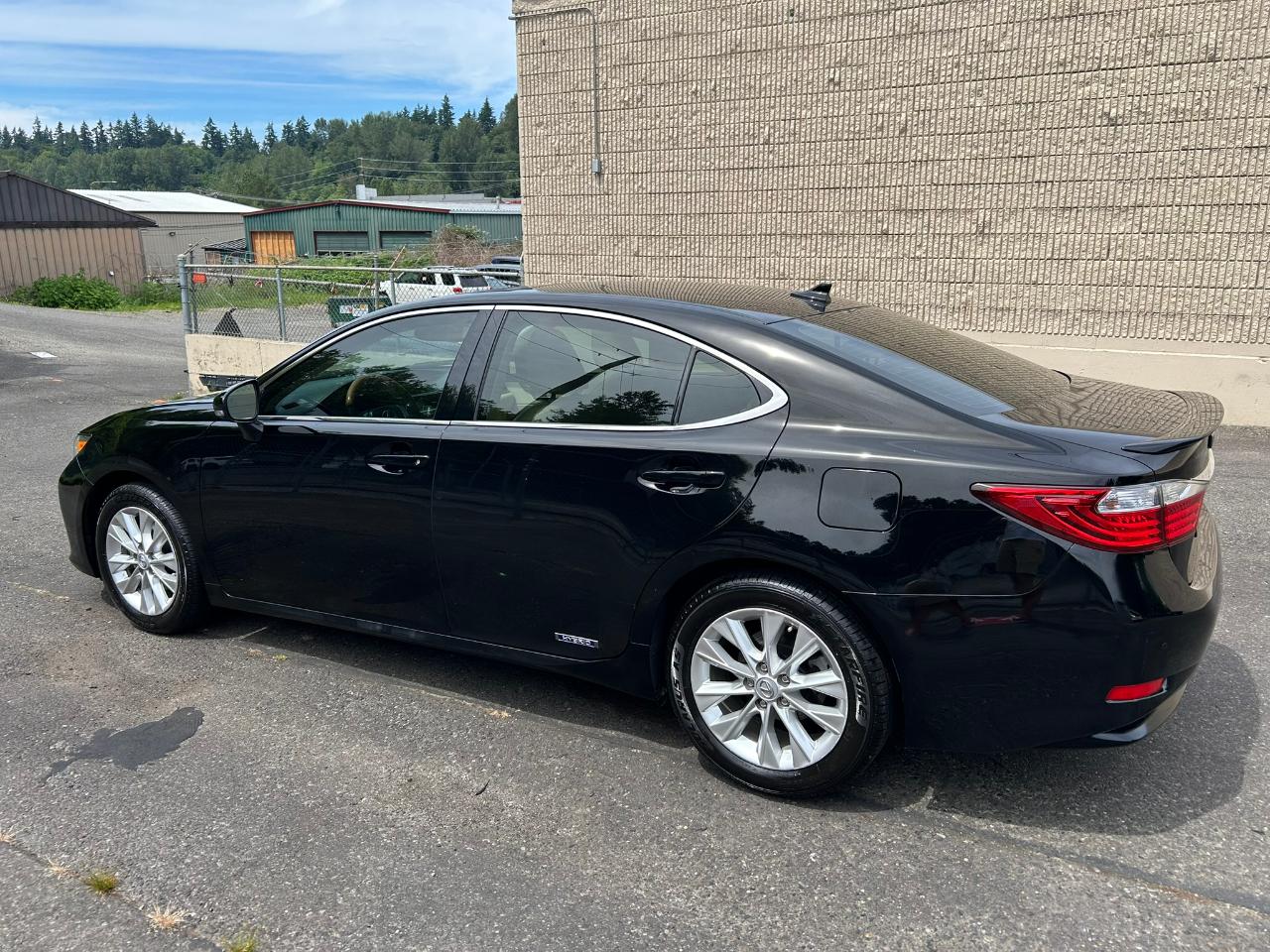 Lexus ES 300h Sedan 2014