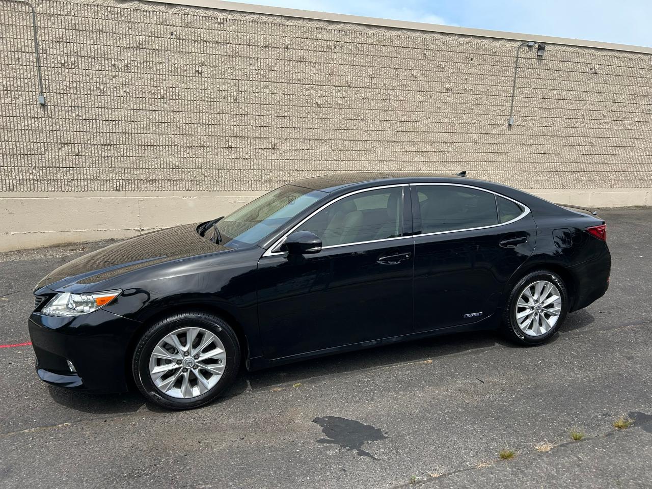Lexus ES 300h Sedan 2014