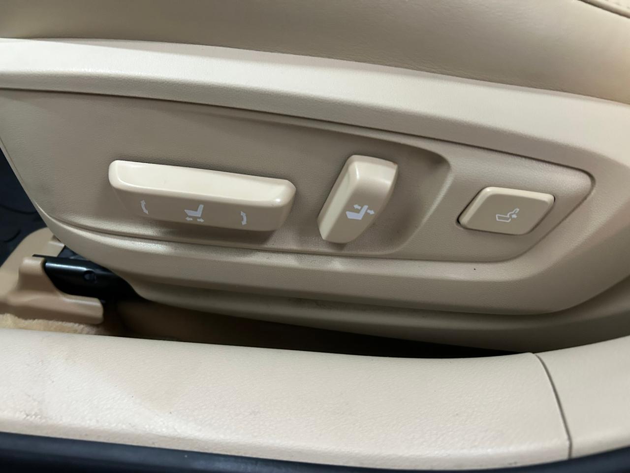 Lexus ES 300h Sedan 2014