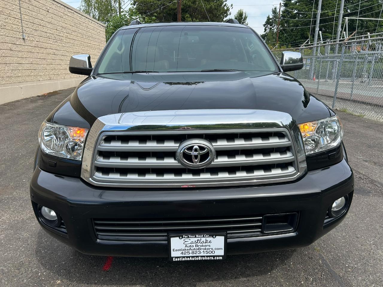 Toyota Sequoia Plantium 4WD FFV 2012