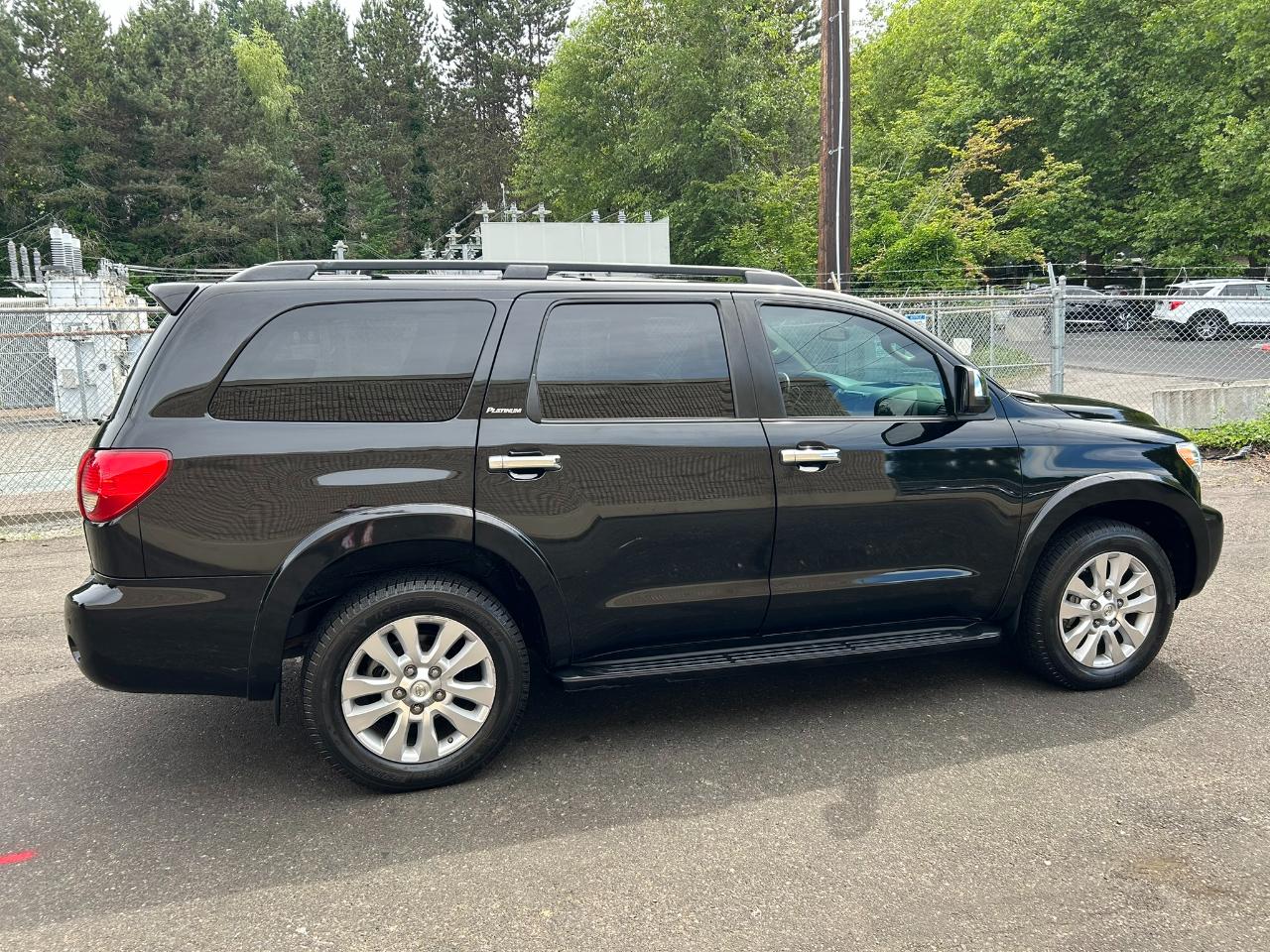Toyota Sequoia Plantium 4WD FFV 2012
