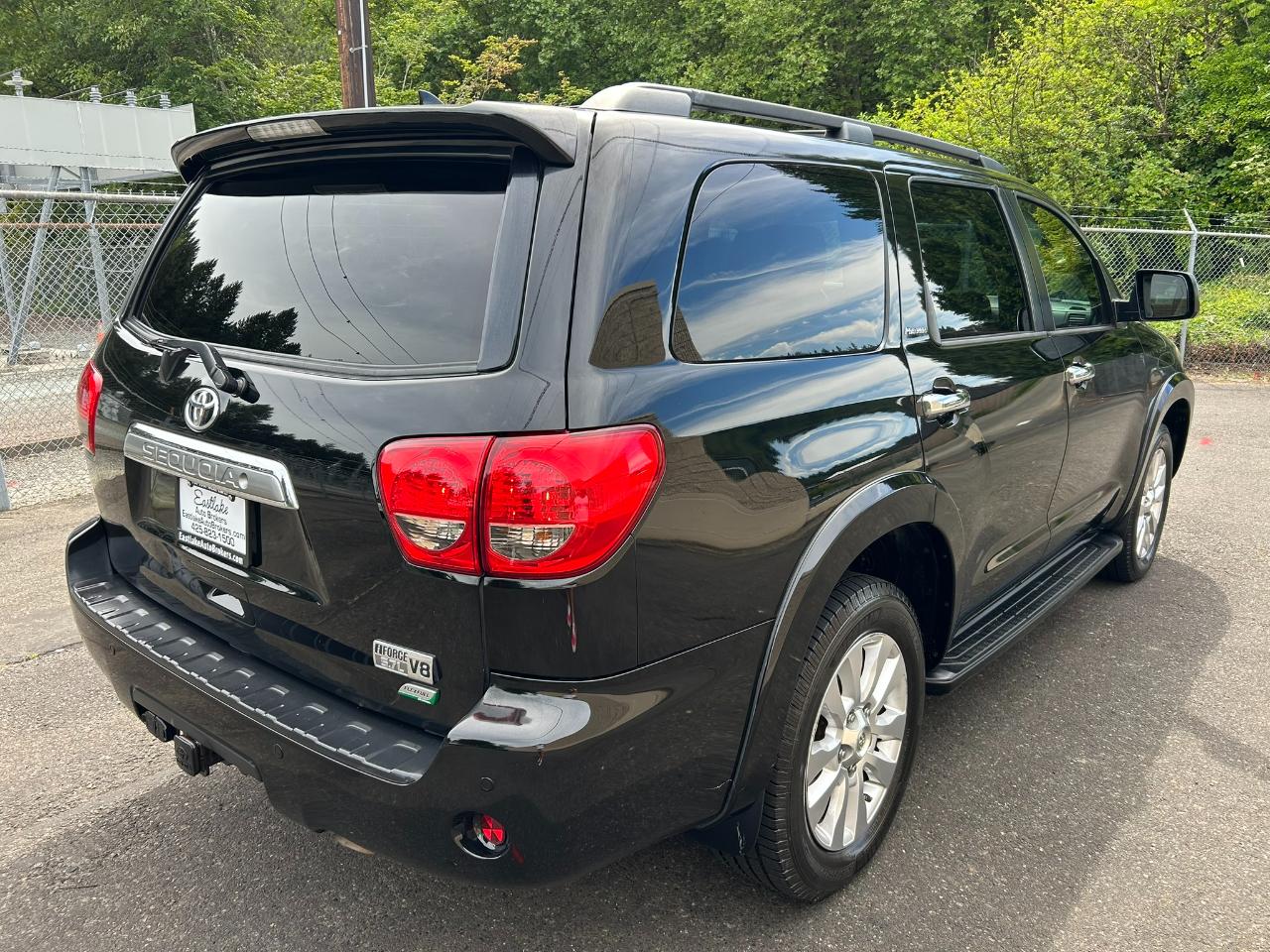 Toyota Sequoia Plantium 4WD FFV 2012