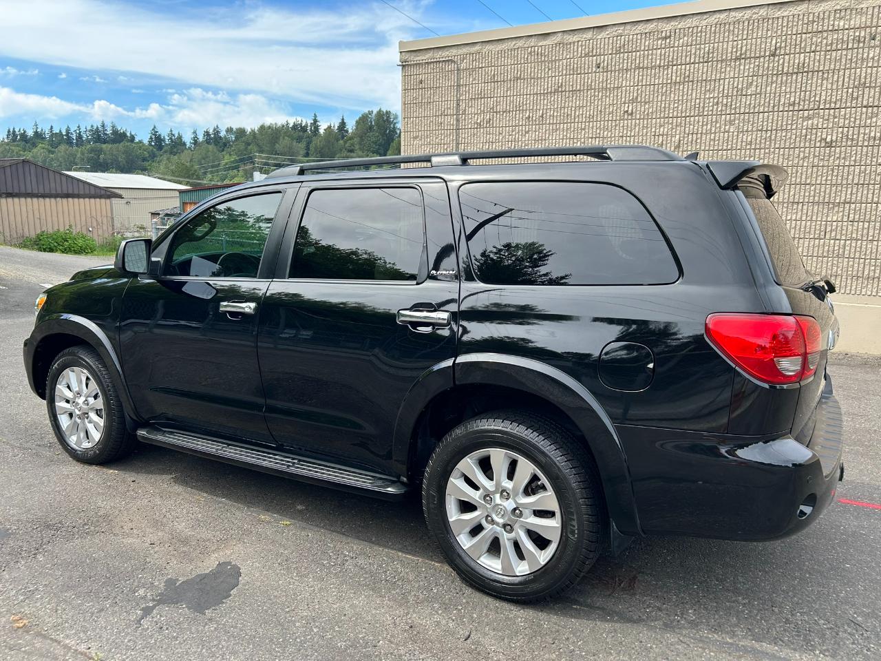 Toyota Sequoia Plantium 4WD FFV 2012