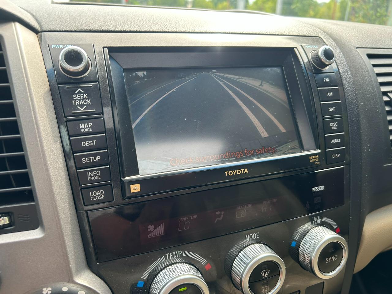 Toyota Sequoia Plantium 4WD FFV 2012