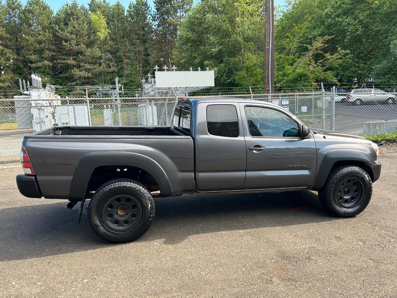 Toyota Tacoma  2013