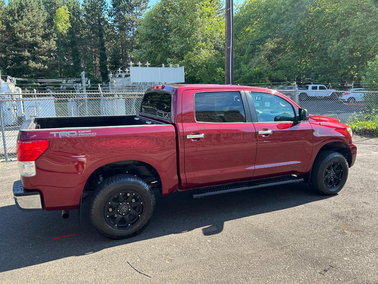 Toyota Tundra  2010