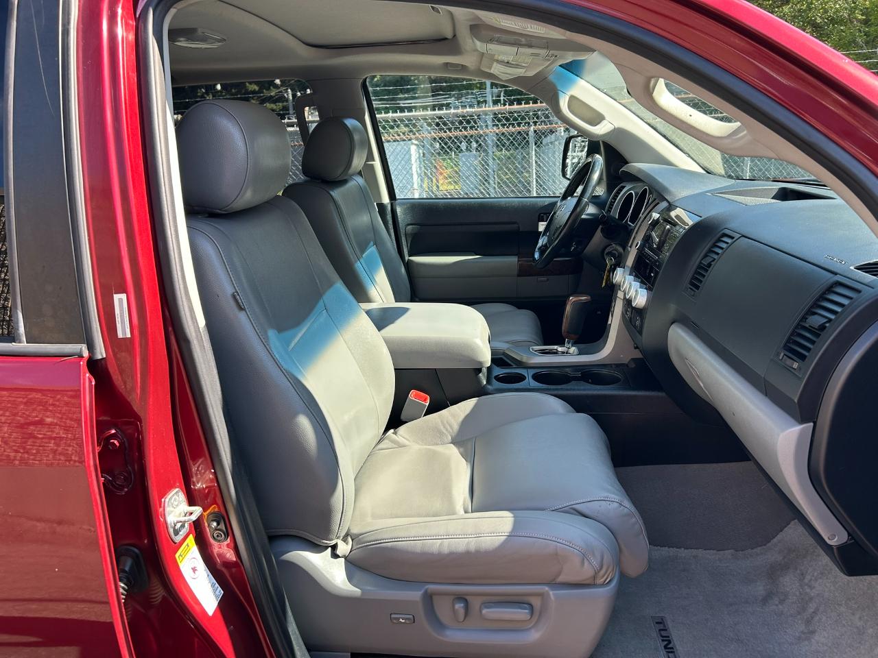 Toyota Tundra  2010