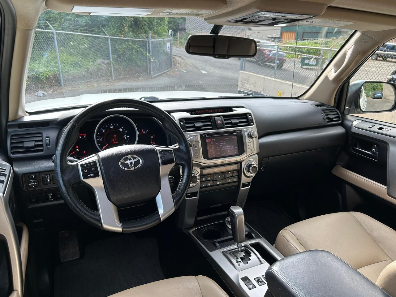 Toyota 4Runner Limited 4WD V6 2012
