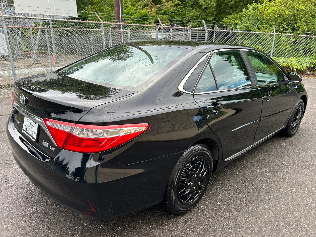 Toyota Camry Hybrid LE 2017