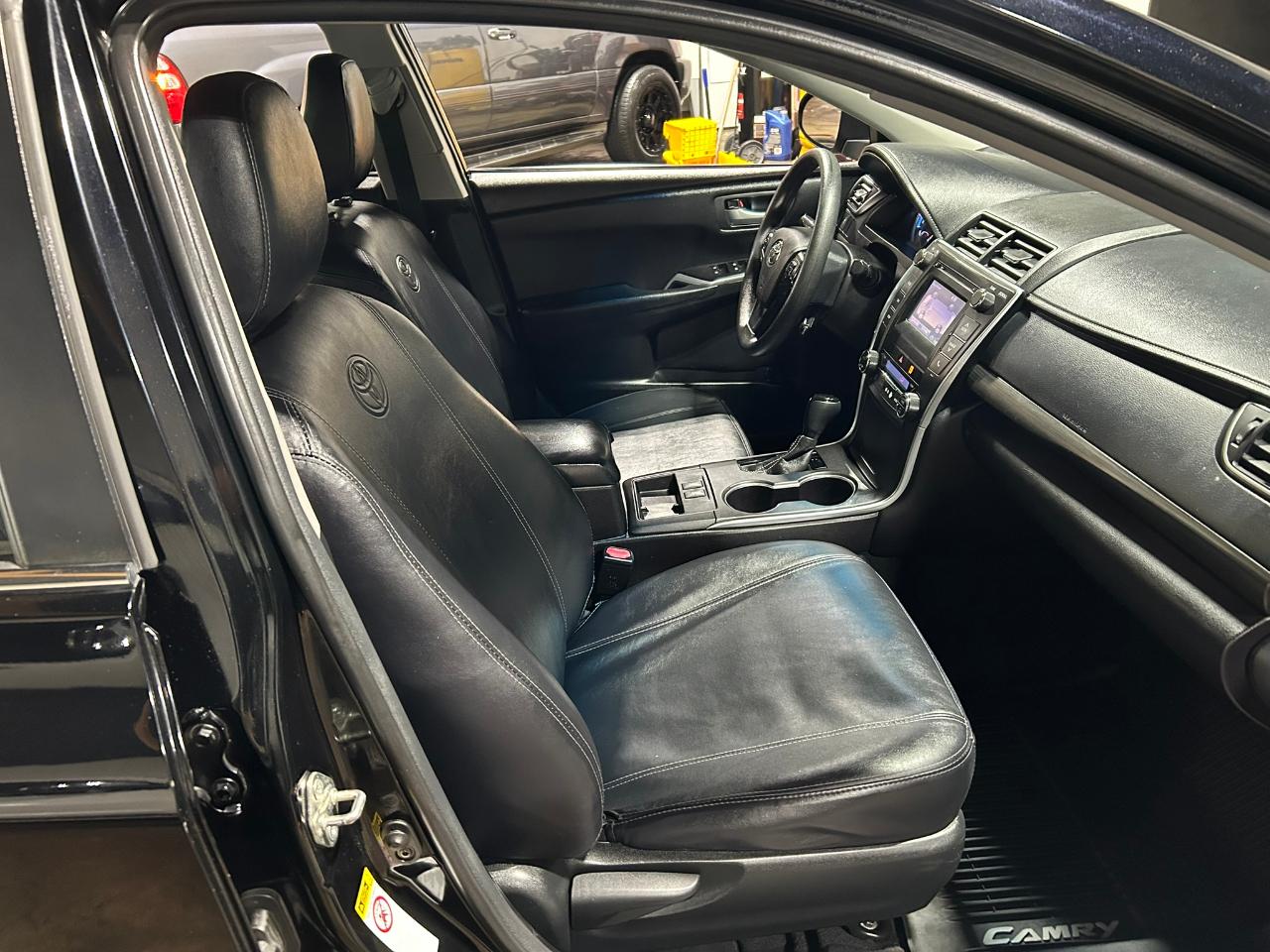 Toyota Camry Hybrid LE 2017