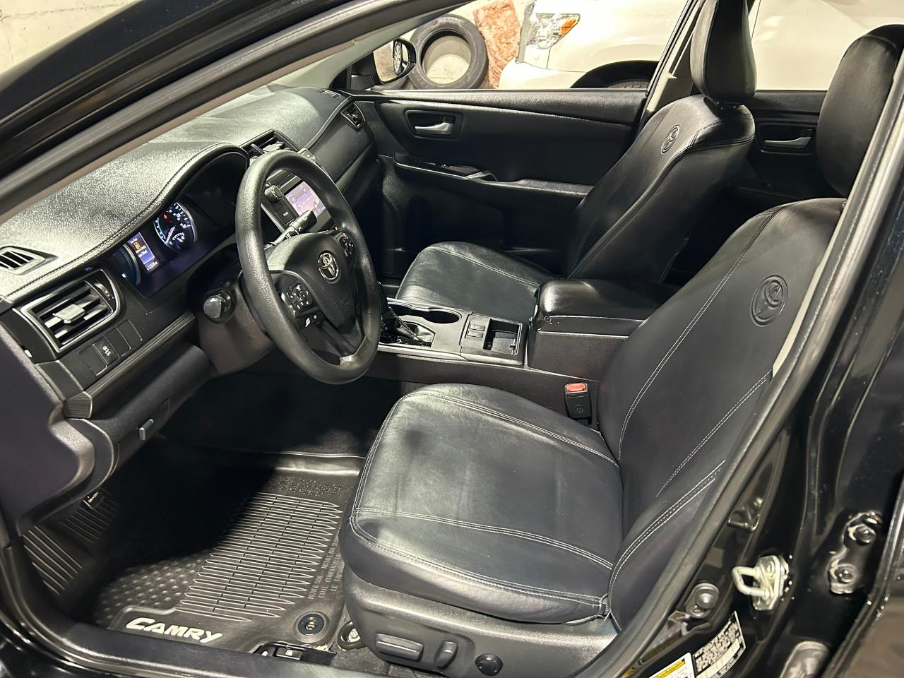 Toyota Camry Hybrid LE 2017