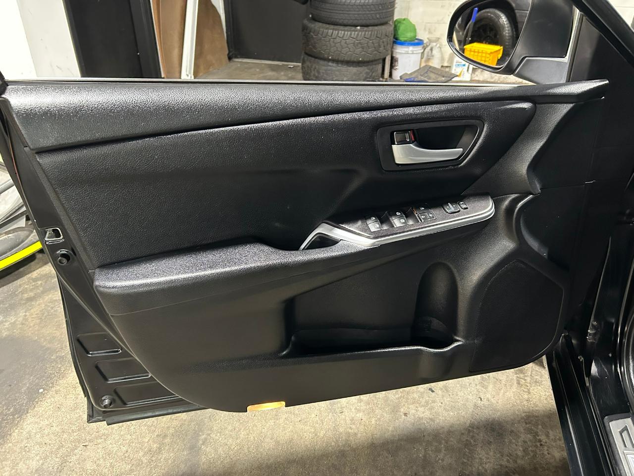 Toyota Camry Hybrid LE 2017