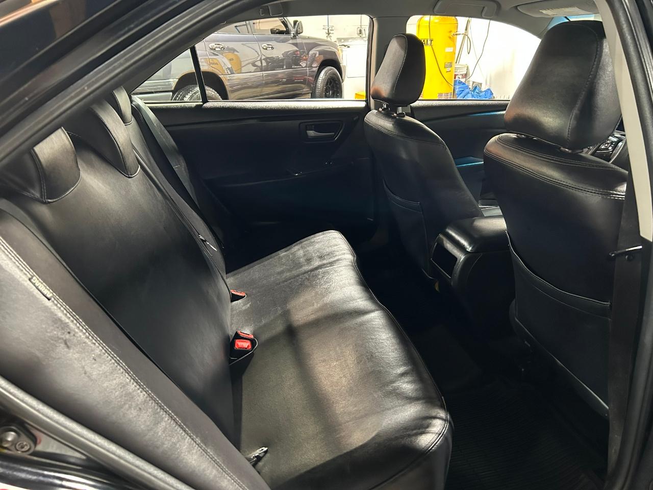 Toyota Camry Hybrid LE 2017