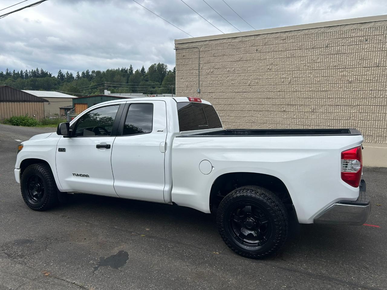 Toyota Tundra SR5 5.7L V8 FFV Double Cab 4WD 2019