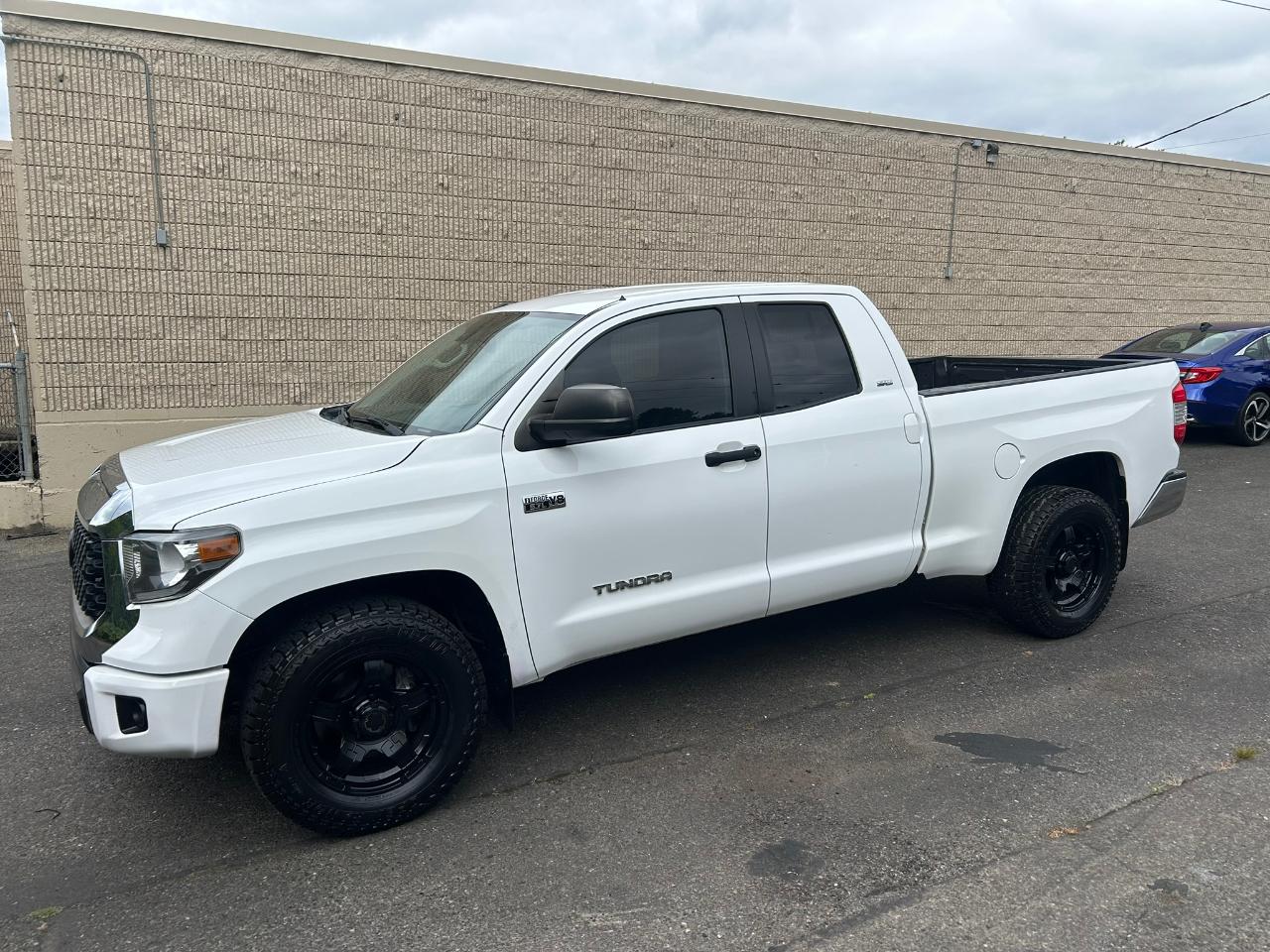 Toyota Tundra SR5 5.7L V8 FFV Double Cab 4WD 2019