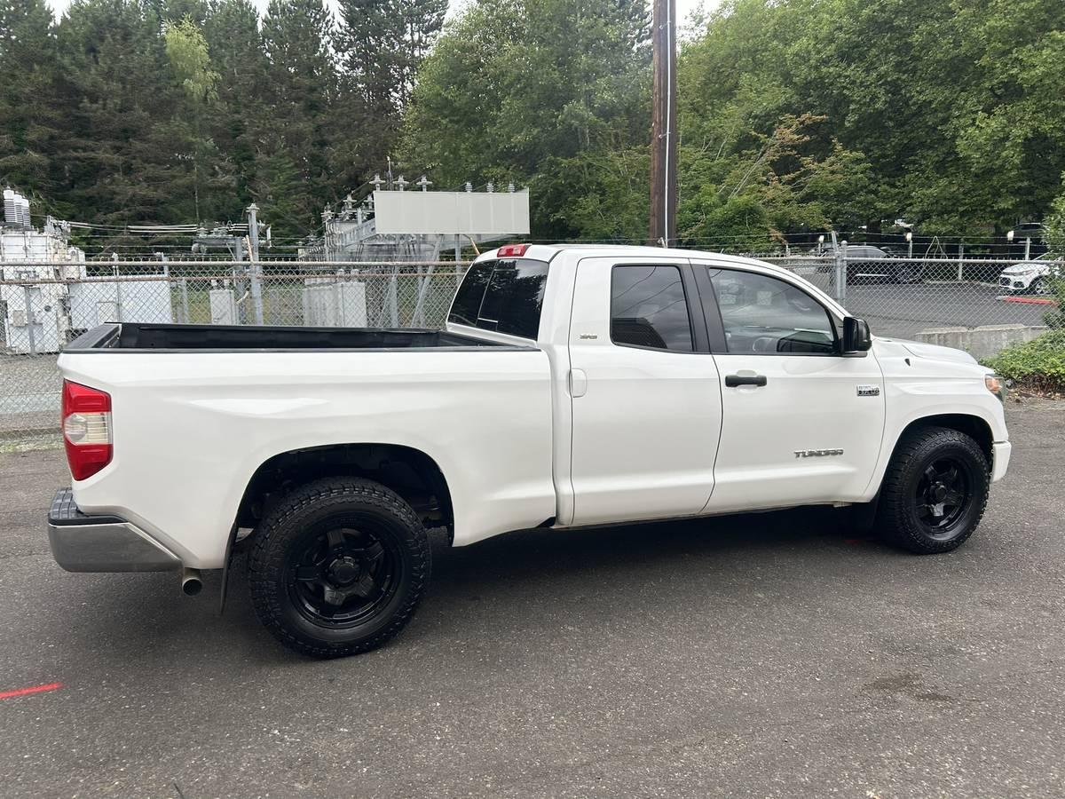 Toyota Tundra SR5 5.7L V8 FFV Double Cab 4WD 2019