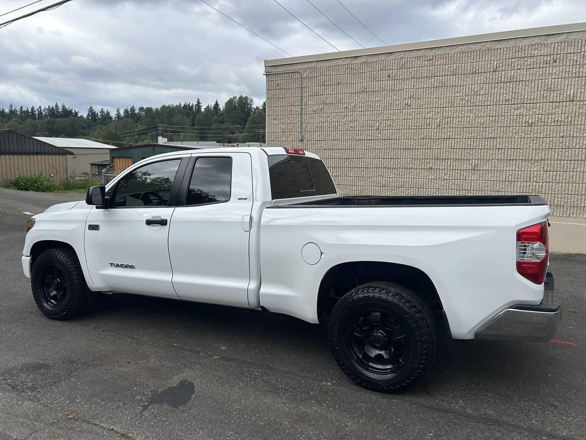 Toyota Tundra SR5 5.7L V8 FFV Double Cab 4WD 2019