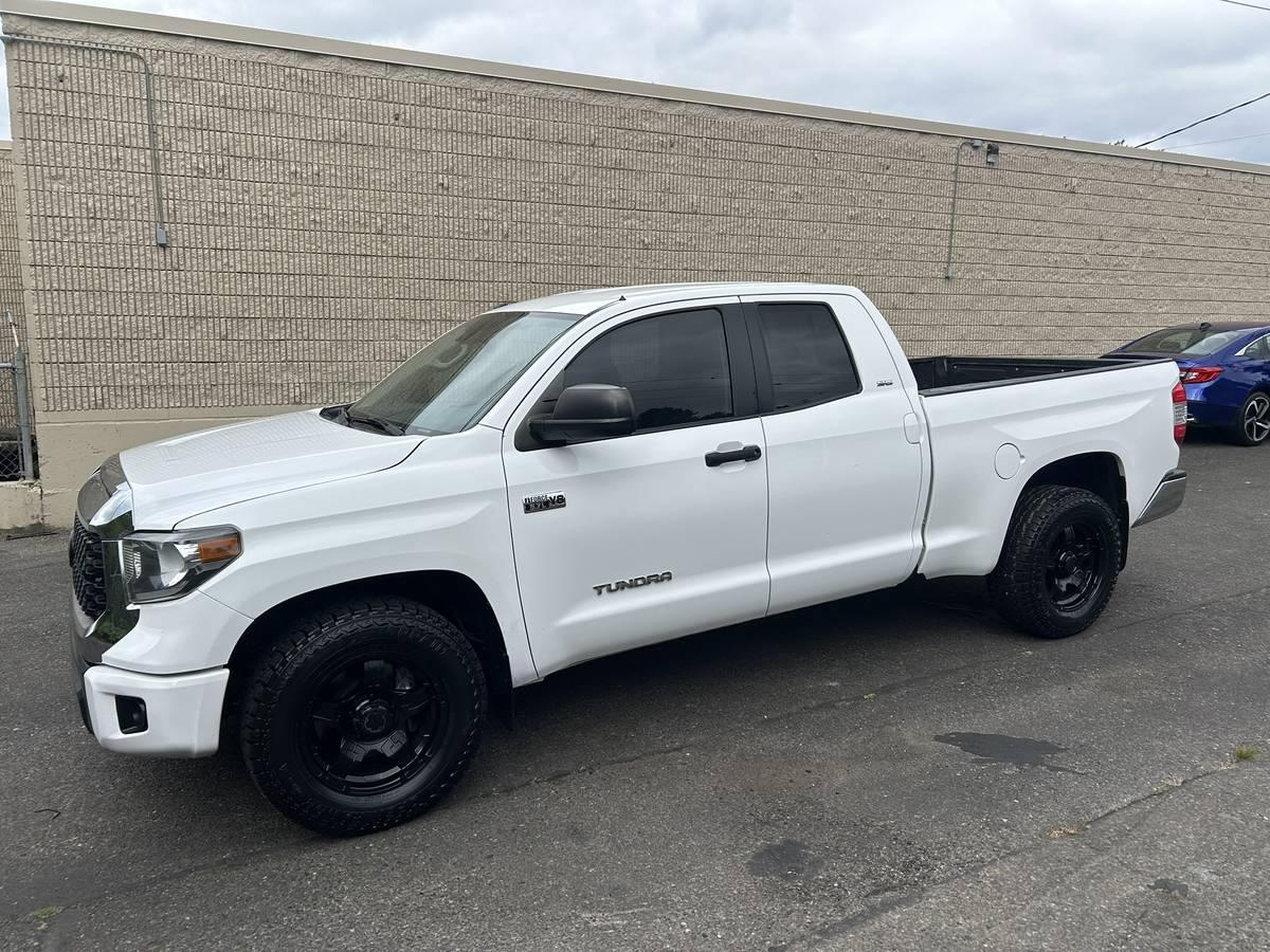 Toyota Tundra SR5 5.7L V8 FFV Double Cab 4WD 2019