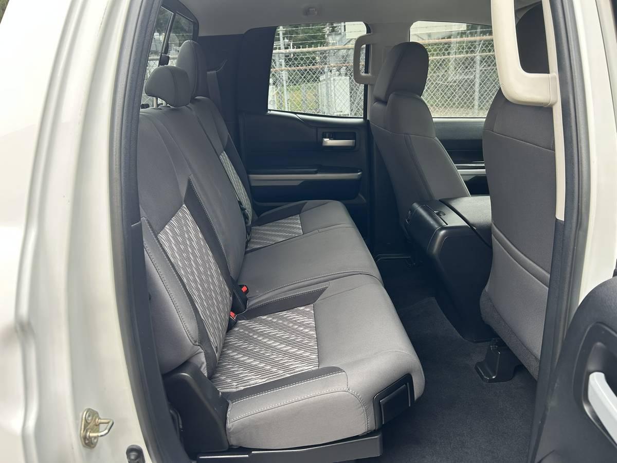 Toyota Tundra SR5 5.7L V8 FFV Double Cab 4WD 2019