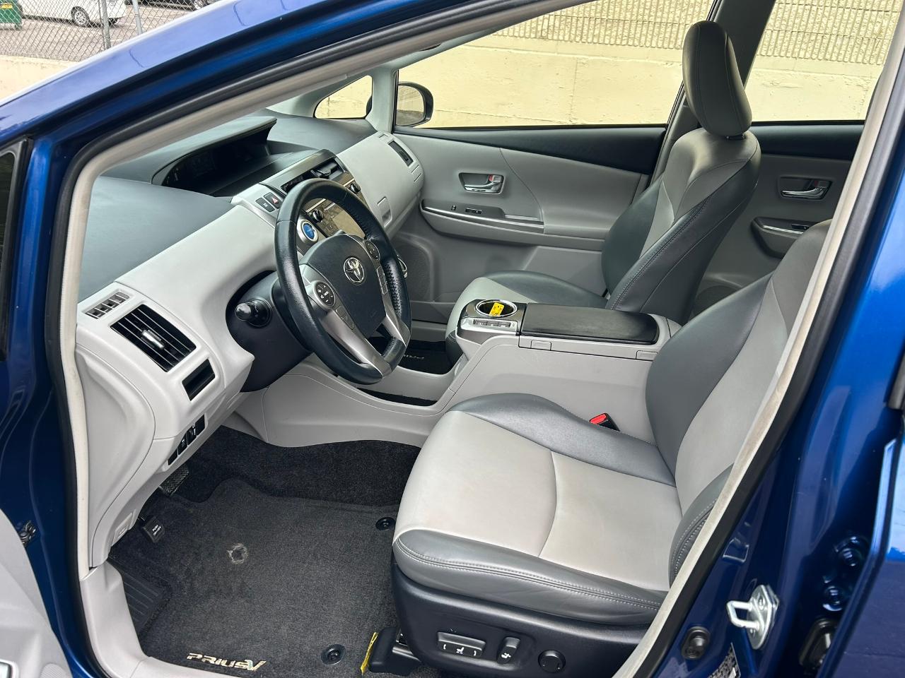 Toyota Prius V Four 2015