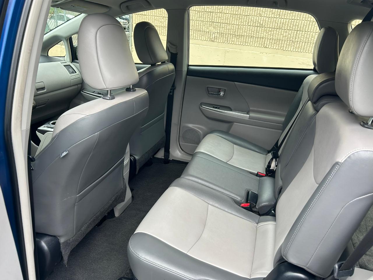 Toyota Prius V Four 2015