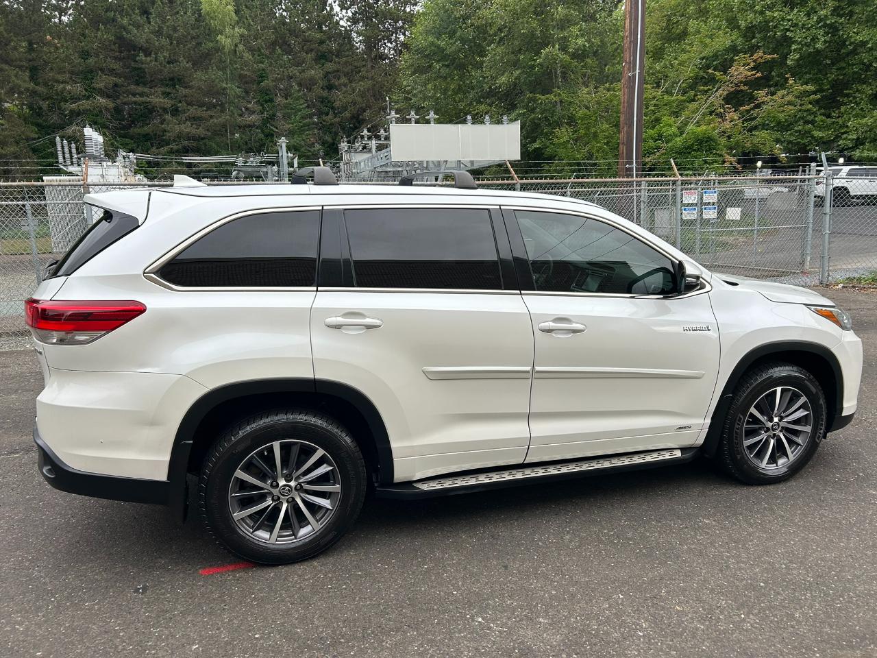 Toyota Highlander Hybrid XLE AWD 2017