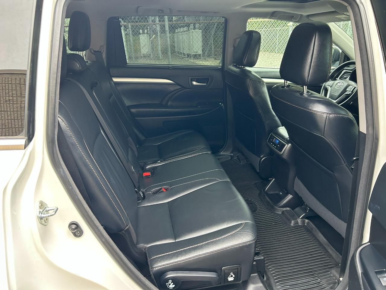 Toyota Highlander Hybrid XLE AWD 2017