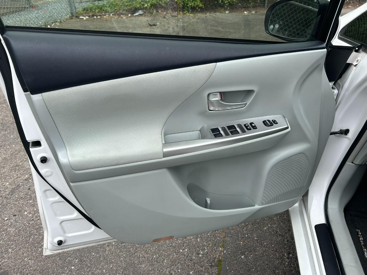 Toyota Prius V Three 2013