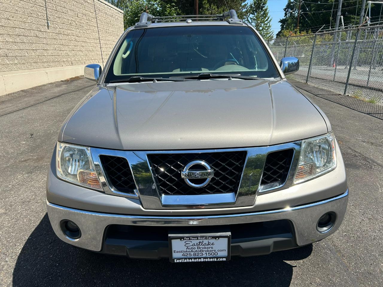 Nissan Frontier LE Crew Cab 4WD 2009