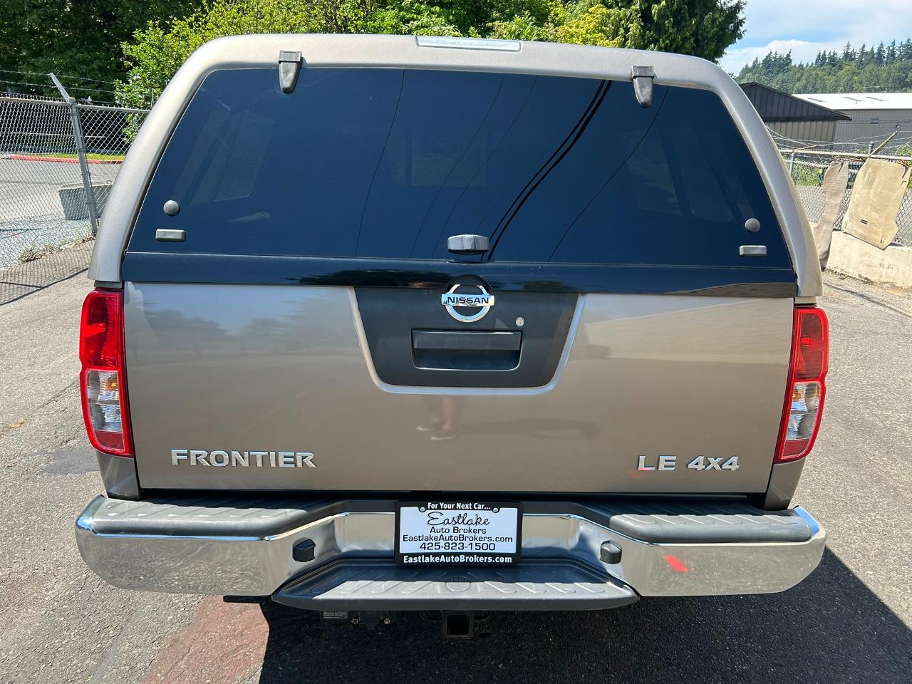 Nissan Frontier LE Crew Cab 4WD 2009