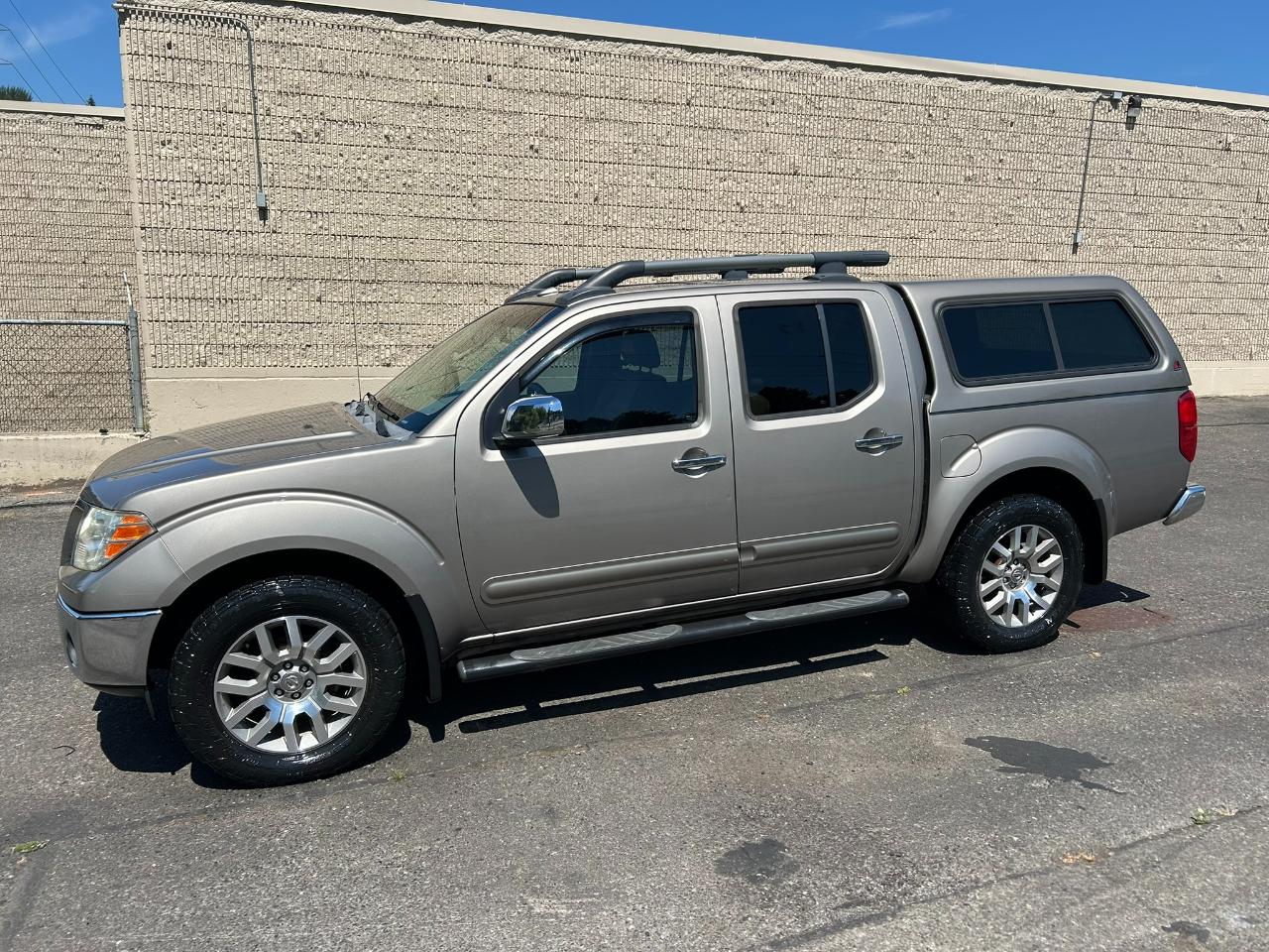Nissan Frontier LE Crew Cab 4WD 2009