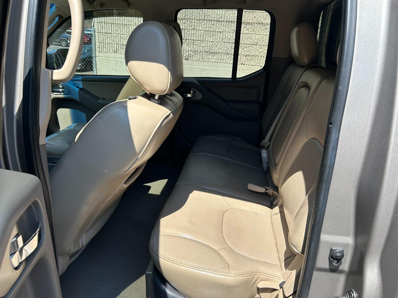 Nissan Frontier LE Crew Cab 4WD 2009