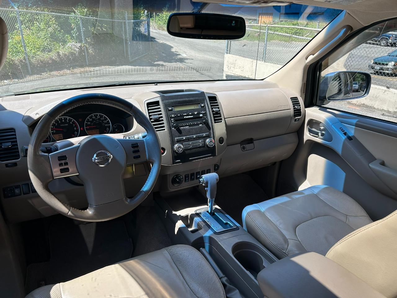 Nissan Frontier LE Crew Cab 4WD 2009