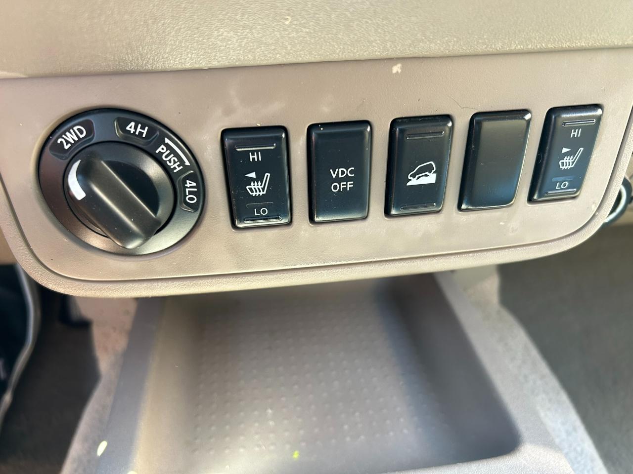 Nissan Frontier LE Crew Cab 4WD 2009