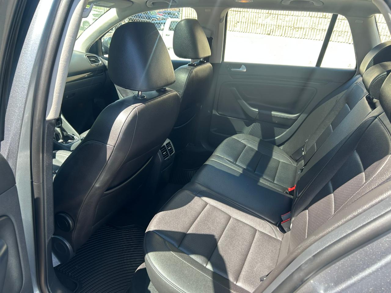 Volkswagen Jetta SportWagen 2.0L TDI 2014
