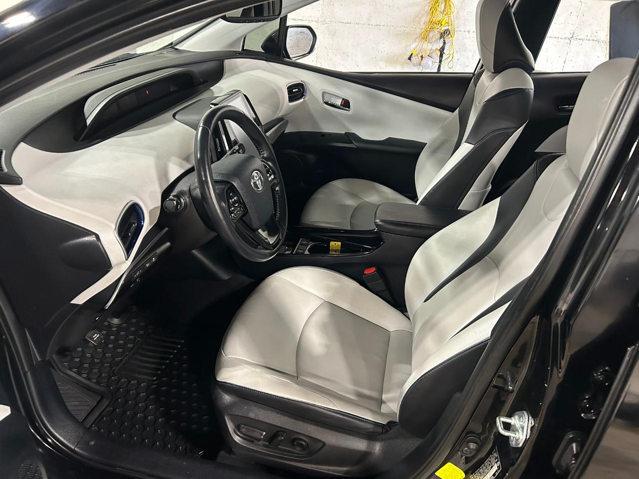 Toyota Prius Limited 2022