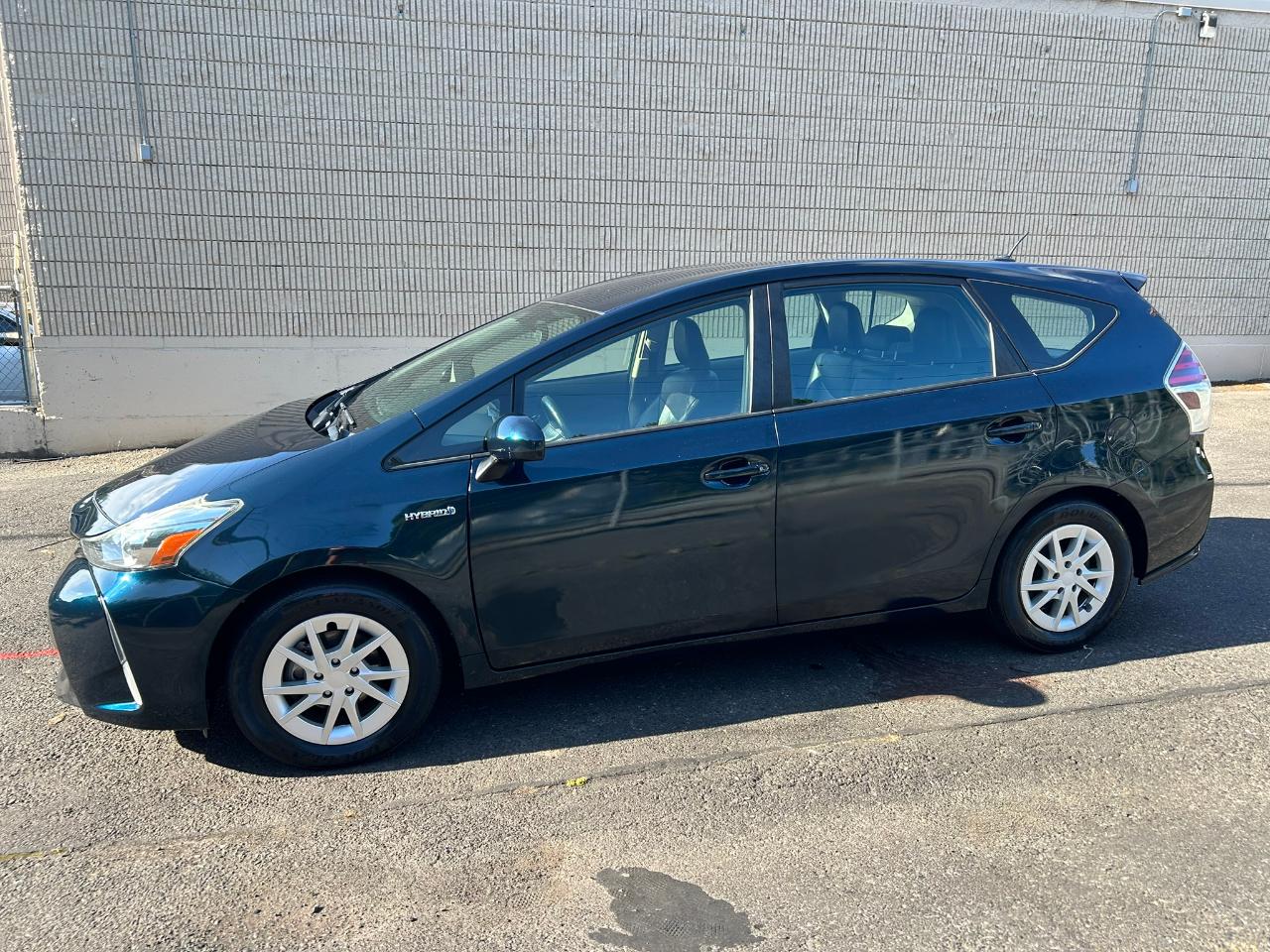 Toyota Prius V Four 2017