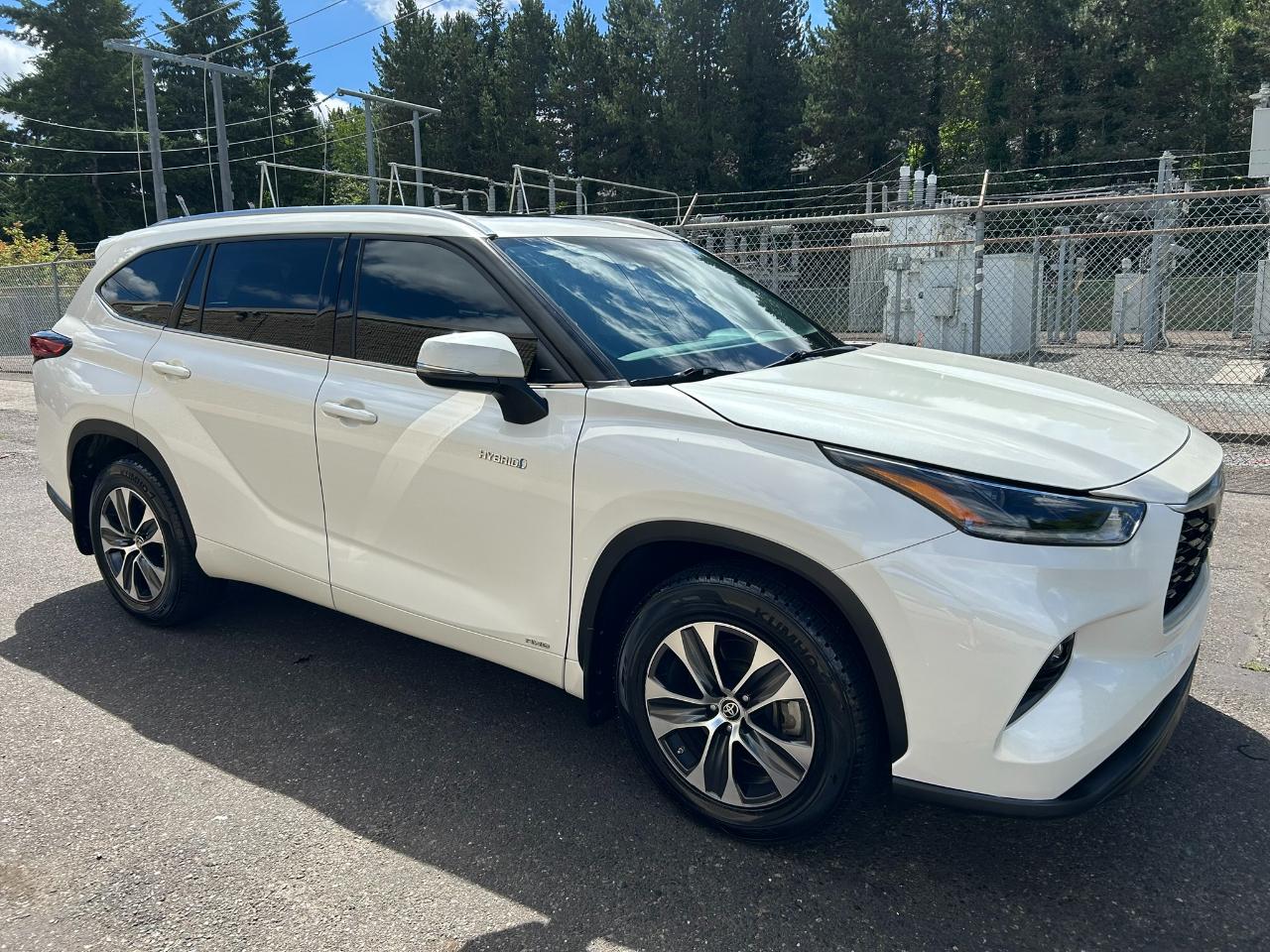 Toyota Highlander Hybrid XLE AWD 2021