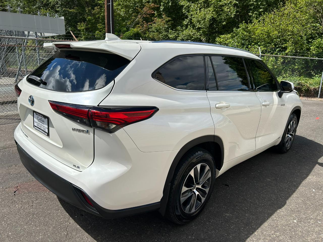 Toyota Highlander Hybrid XLE AWD 2021