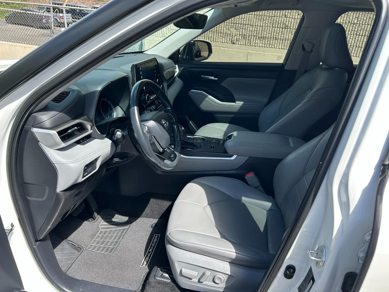 Toyota Highlander Hybrid XLE AWD 2021