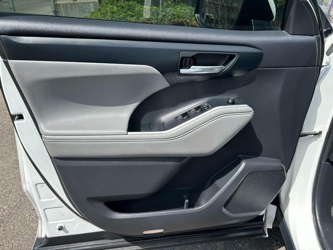 Toyota Highlander Hybrid XLE AWD 2021
