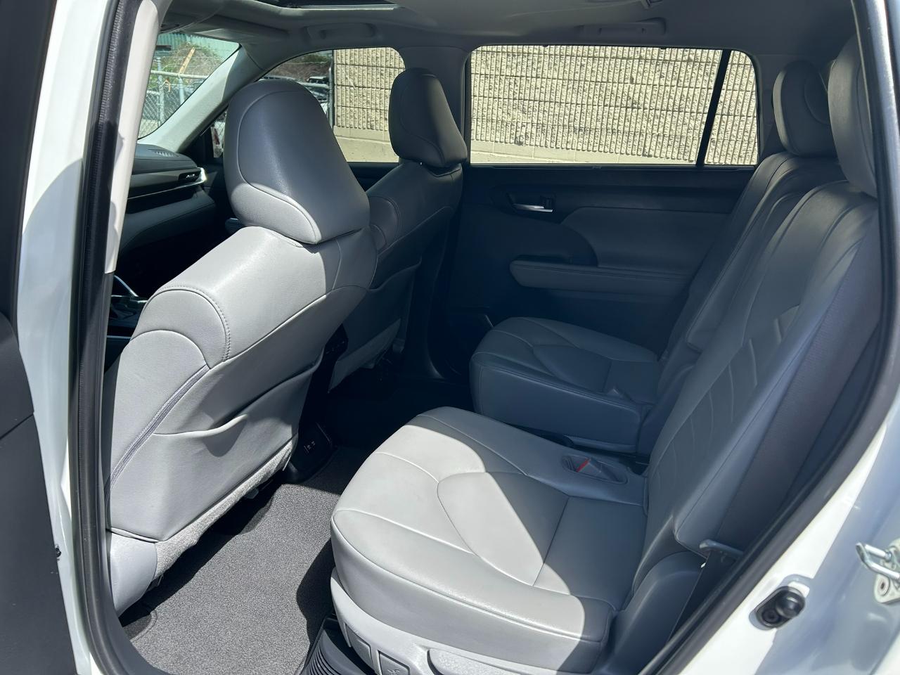 Toyota Highlander Hybrid XLE AWD 2021