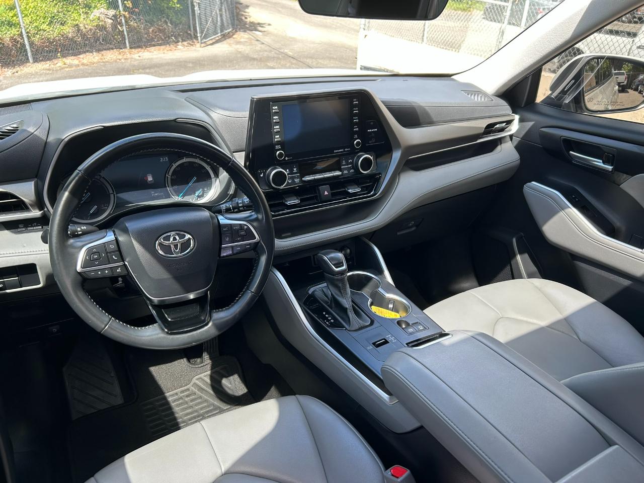 Toyota Highlander Hybrid XLE AWD 2021
