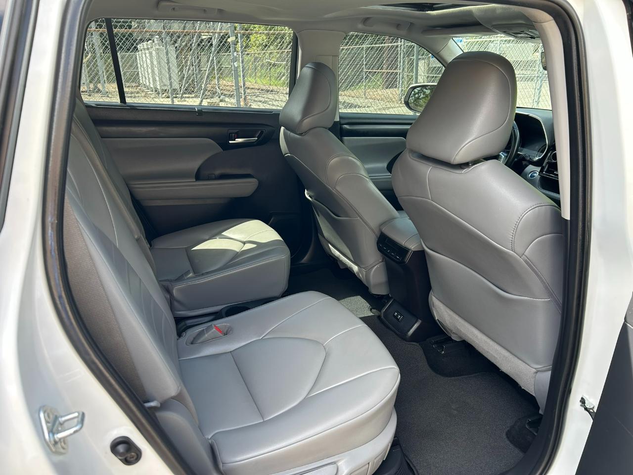 Toyota Highlander Hybrid XLE AWD 2021